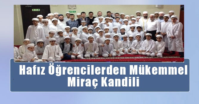 Yeil Camii’nde Hafz rencilerden Mira Kandili Program