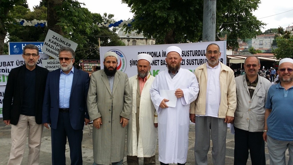 Hak Bir Sen Ey�p Meydan�nda Bas�n A��klamas� Yapt�